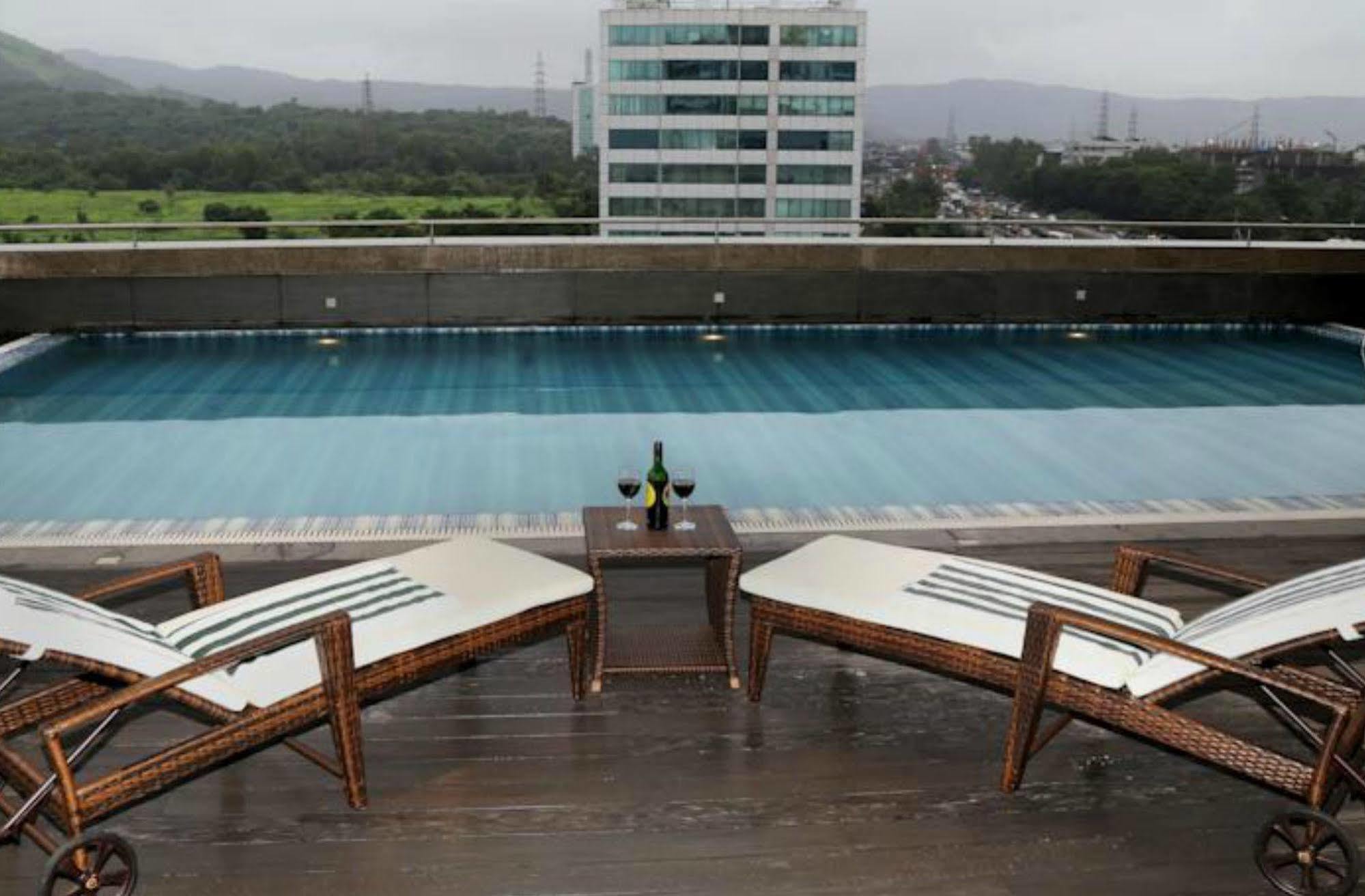 Country Inn & Suites By Radisson Nova Bombaim Exterior foto