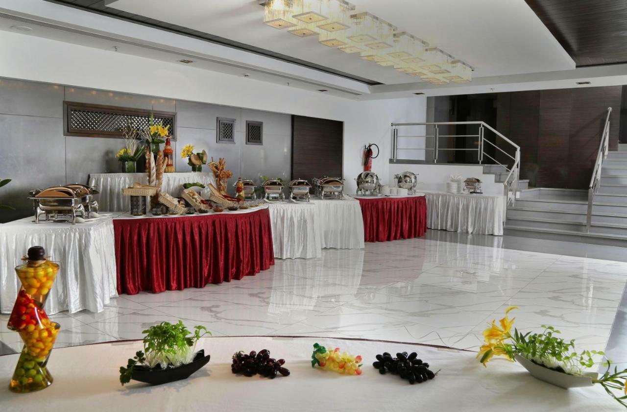 Country Inn & Suites By Radisson Nova Bombaim Exterior foto